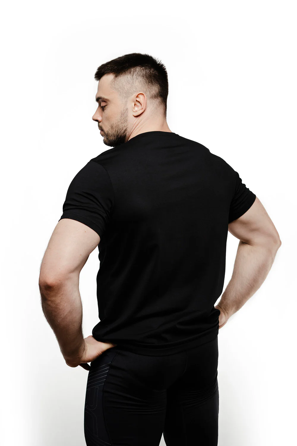 Basic Logo T-shirt - Image 4